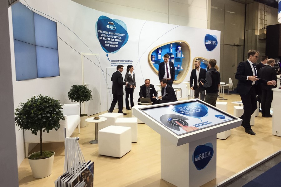 Egal ob auf einem Messestand, für den Außendienst, auf Recuriting-Veranstaltungen, Firmen-Events und Kongressen, interaktiver Bestandteil von Werksführungen oder als Infopoint im Empfangsbereich p&p MultiTouch&reg; kann nahezu überall eingesetzt werden.